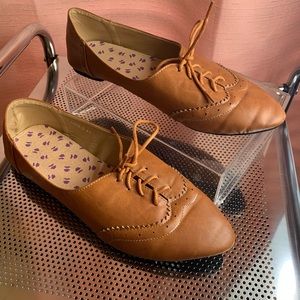 Pointed Toe Oxford shoes